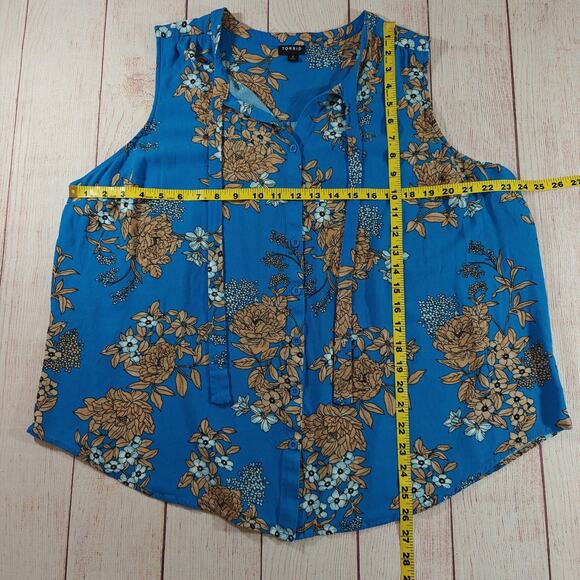 Torrid Crepe Tie-Front Floral Button-Up Sleeveless Top sz 3 - Picture 10 of 11